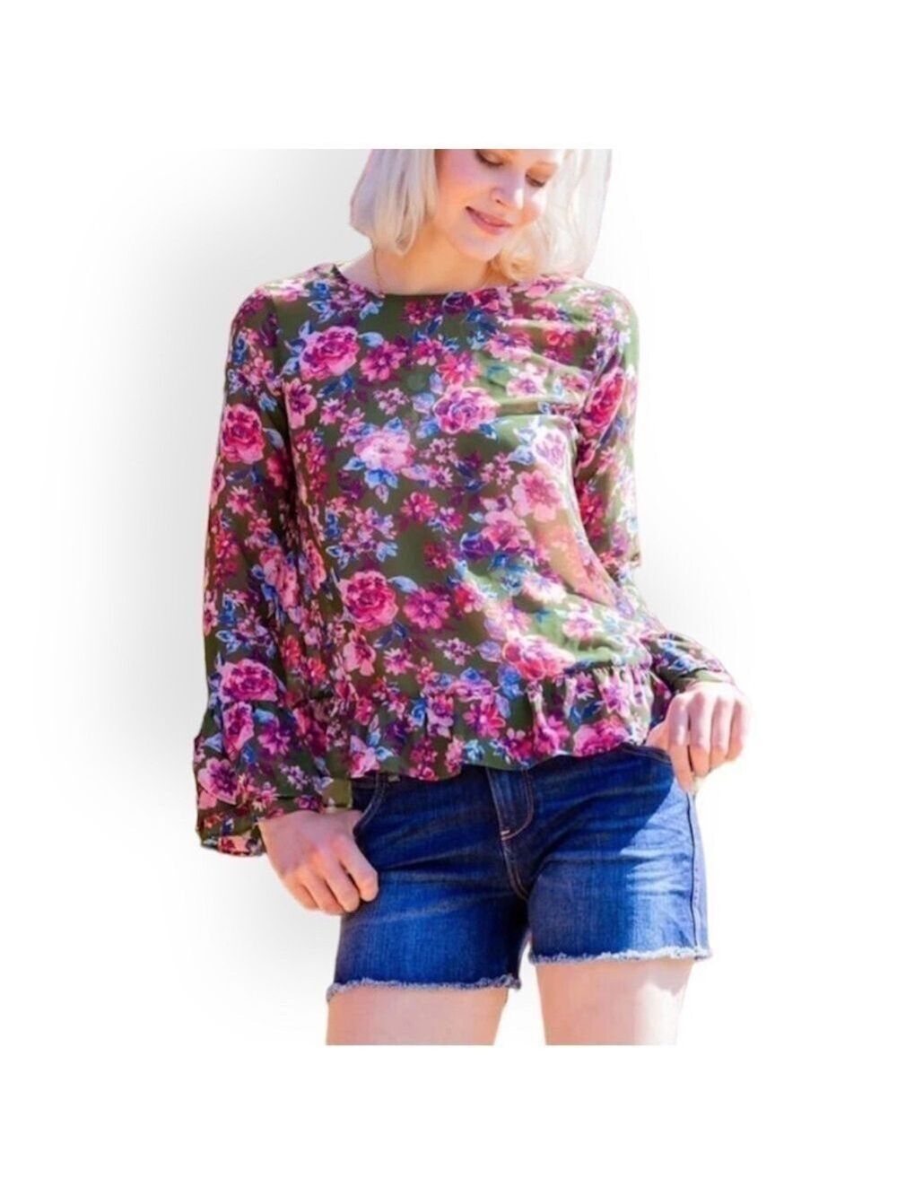 NWOT KUT from the Kloth Gidget Fray Short-Stimulating Wash Size S